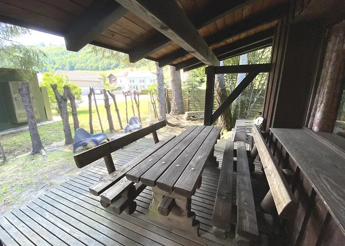 LA POMME DE PIN 2 Appartement avec terrasse